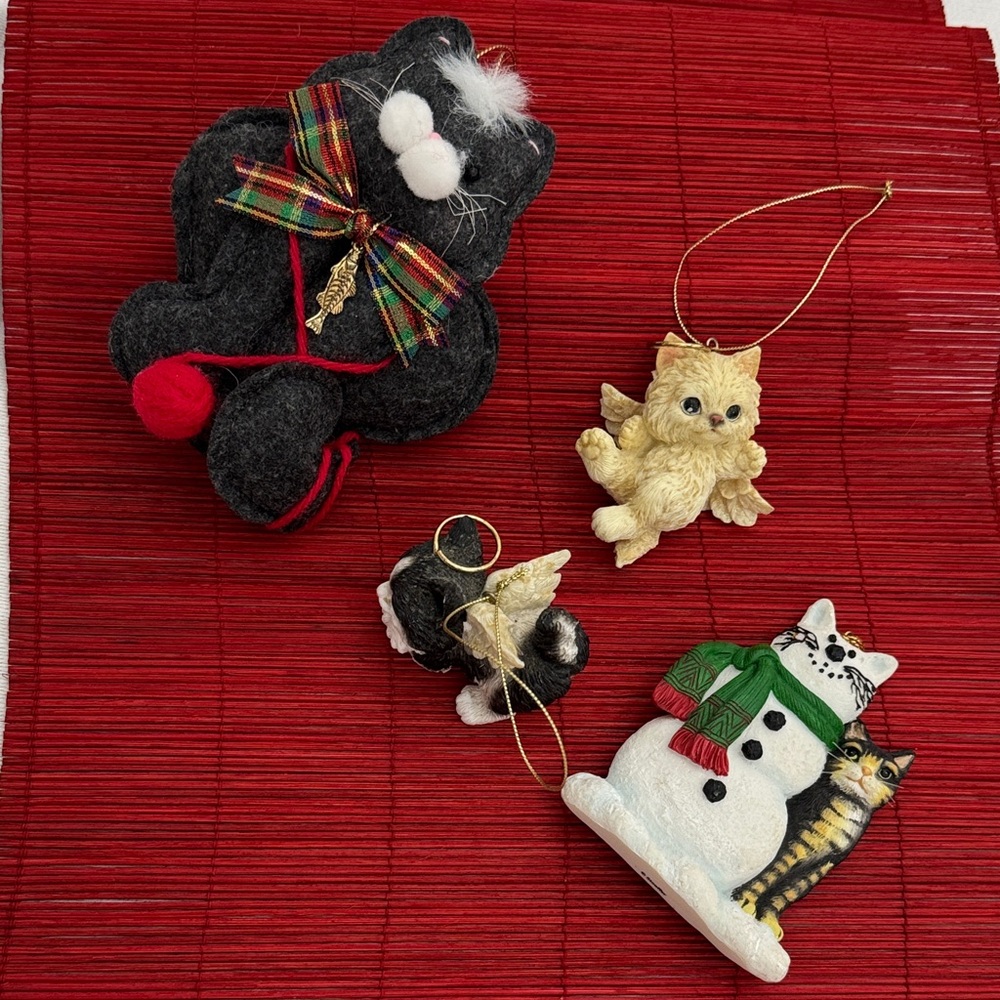 Festive Cat with Stouffer Snowman and 3 other cats Ornaments Set (mlb)